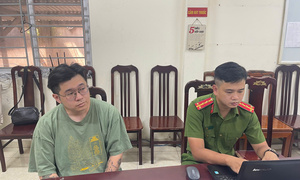 Bắt giam kẻ hành hung phụ nữ ở chung cư tại Hà Nội