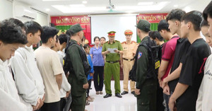 Khởi tố 21 ‘quái xế’ lạng lách, đánh võng tại TP.HCM