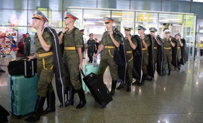 Khối quân nhân Nga đến Hà Nội, chuẩn bị tham gia lễ diễu binh, diễu hành A80