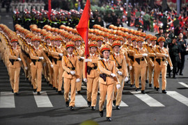 Hàng chục nghìn chiến sĩ, khí tài hợp luyện diễu binh, diễu hành tại Quảng trường Ba Đình