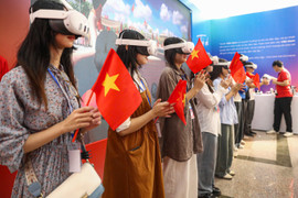 6 tiếng chờ đợi đổi lấy khoảnh khắc thiêng liêng 'xuyên không' nghe Bác Hồ đọc Tuyên ngôn độc lập