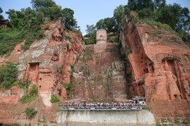 Lạc Sơn Đại Phật – Kỳ quan bí ẩn nghìn năm soi bóng nơi hợp lưu ba dòng sông