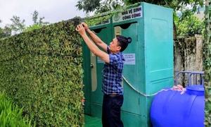 Các nhà vệ sinh công cộng ở khu vực diễu binh A80