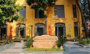 Điểm chuẩn Đại học Dược Hà Nội 2025, ngành giảm nhiều nhất hơn 4 điểm