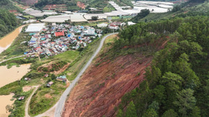 Lâm Đồng chỉ đạo xử lý khẩn cấp tình trạng quả đồi sạt lở, đe doạ khu dân cư