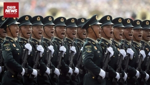 Hé lộ bí quyết đi đều tăm tắp của chiến sĩ diễu binh Trung Quốc