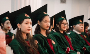 Trường Đại học Kinh tế - Đại học Quốc gia Hà Nội lấy điểm chuẩn từ 24,2