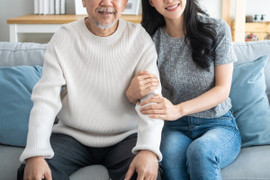 Chồng già đột quỵ trong ngày cưới, vợ kiểm soát rồi chiếm đoạt 4 tỷ đồng