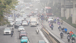 Ngoài máy đo nồng độ cồn, CSGT nên được trang bị cả máy đo khí thải xe