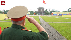 Cựu chiến binh xúc động trước diễu binh A80: 'Bầu trời hòa bình đẹp vô cùng'