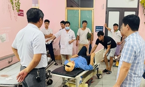 Lốc xoáy ở Ninh Bình khiến 14 người nhập viện, một người tử vong