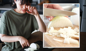 Mẹo đơn giản giúp thái hành không cay mắt