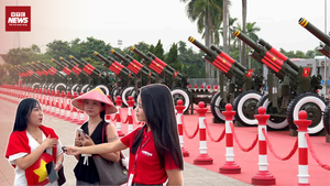 Giới trẻ hừng hực khí thế chờ xem đại bác khai hỏa tại Mỹ Đình