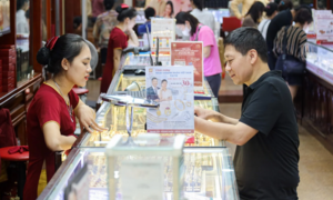 Chưa ngừng tăng, giá vàng mỗi ngày lập một đỉnh mới