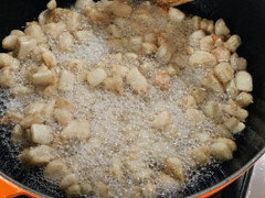 Mẹo rán mỡ không bị nổ, bắn tung tóe