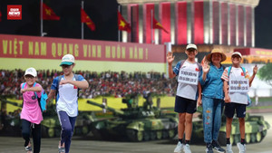 Hành trình đặc biệt của 3 mẹ con về Ba Đình xem diễu binh