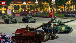 Cận cảnh dàn 'quái vật thép' phô diễn uy lực tại A80