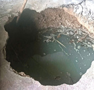 'Hố tử thần' không đáy xuất hiện tại Lạng Sơn, một hộ dân phải di dời khẩn cấp