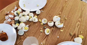 Ăn búp phê nhưng lén mang về, nữ khách hàng đập phá rồi bỏ chạy khi bị phát hiện