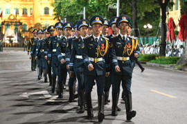 43 khối diễu binh, khí tài quân sự tiến về Ba Đình trước giờ tổng duyệt