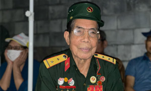 Cựu binh xe tăng nghẹn ngào khi bánh xích rền vang giữa Thủ đô