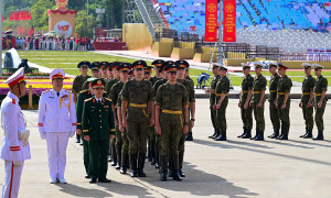 Đoàn quân đội các nước tham gia diễu binh, diễu hành vào Lăng viếng Chủ tịch Hồ Chí Minh