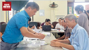 Hàng triệu người dân đón nhận quà Tết Độc lập 