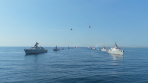 Màn diễu binh trên biển hoành tráng mừng đại lễ 2/9