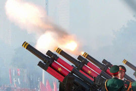 21 loạt đại bác rền vang, mở đầu lễ diễu binh, diễu hành Quốc khánh 2/9