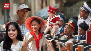 Giọt nước mắt hạnh phúc và nụ cười đầy tự hào trên Quảng trường Ba Đình 