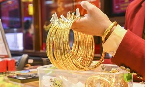 Giá vàng hôm nay 3/9: Tăng dựng đứng, lập đỉnh lịch sử mới trên 3.500 USD/ounce