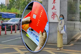 Học sách do con trai thi trượt để lại, người mẹ tàn tật 50 tuổi đỗ thạc sỹ luật 