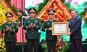 Tổng Bí thư: Bảo đảm vũ khí trang bị cho lực lượng quân đội tiến lên hiện đại