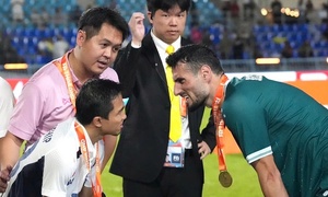 Ngôi sao Iraq triệt hạ, Messi Thái nói 'cả đời chưa từng bị hành hung như vậy'
