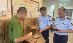 Quản lý thị trường Hà Nội kiên quyết ngăn chặn hàng giả, hàng kém chất lượng