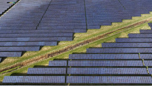 Không phải Mỹ, đây mới là quốc gia đứng thứ 2 trong cuộc đua năng lượng mặt trời