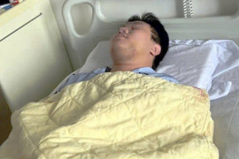 Chỉ vì 'ánh mắt', nam sinh Hà Nội bị đánh gãy xương hàm giữa ban ngày