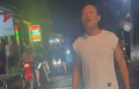 Công an mời người đàn ông chặn đầu ô tô, khiêu khích tài xế lên làm việc