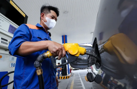 Sau 3 lần tăng liên tiếp, giá xăng ngày mai dự báo giảm 