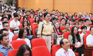 Nữ bác sĩ nội trú chọn ngành Nội tim mạch, cả hội trường vỗ tay không ngớt