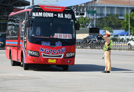 Gần 67.000 trường hợp vi phạm trong tháng tổng kiểm soát xe kinh doanh vận tải