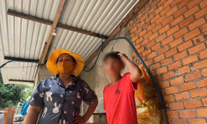 Bé trai hàng xóm kể lại việc cứu sống bạn trong thảm án 3 người chết ở Đắk Lắk