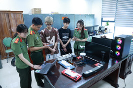 Bắt 2 kẻ lừa đảo hơn 15 tỷ đồng từ livestream đánh bạc