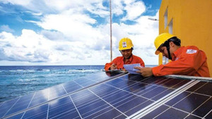 Podcast: EVN đề xuất xử phạt lắp điện mặt trời không khai báo, người dân lo lắng