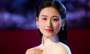 Nữ ca sĩ là trung uý, đóng phim giờ vàng VTV khiến khán giả rơi nước mắt