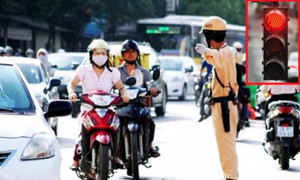 Vượt đèn đỏ theo hiệu lệnh của CSGT có bị phạt nguội không?