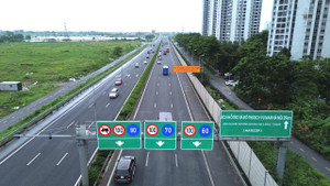 Điều tiết xe khách từ 29 chỗ, xe tải trên 7,5 tấn không đi vào làn 1 cao tốc