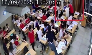 Bộ GD-ĐT lên tiếng vụ học sinh lớp 7 túm tóc, ấn đầu cô giáo