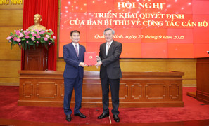 Giới thiệu ông Bùi Văn Khắng để bầu làm Chủ tịch UBND tỉnh Quảng Ninh