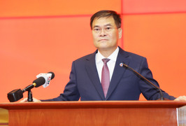 Chân dung tân Chủ tịch UBND tỉnh Quảng Ninh Bùi Văn Khắng